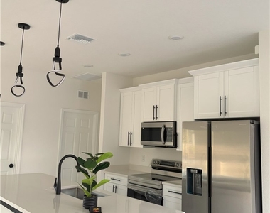 1422 Highland Avenue - Photo Thumbnail 1