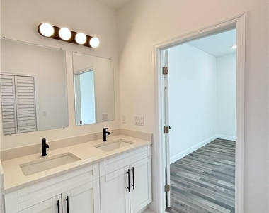 1422 Highland Avenue - Photo Thumbnail 4