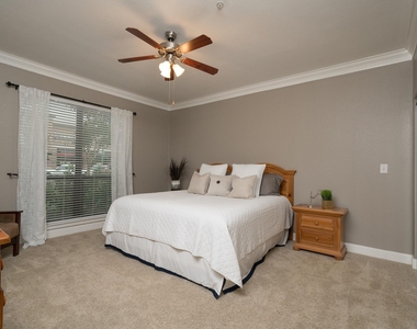 2299 Lone Star Drive - Photo Thumbnail 9