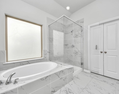 804 Lake Lacosta Drive - Photo Thumbnail 18