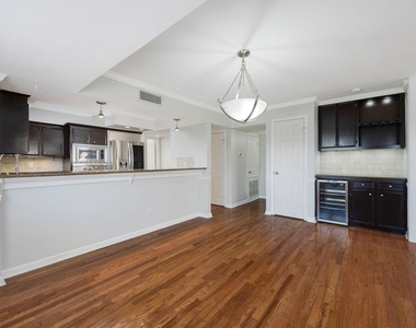 1114 Augusta Drive - Photo Thumbnail 6