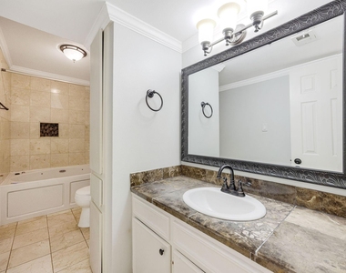 1114 Augusta Drive - Photo Thumbnail 4