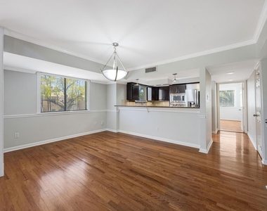 1114 Augusta Drive - Photo Thumbnail 5