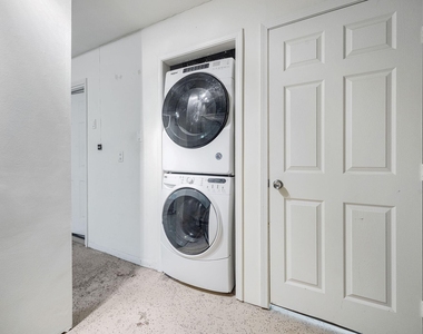 1114 Augusta Drive - Photo Thumbnail 17