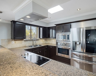 1114 Augusta Drive - Photo Thumbnail 9