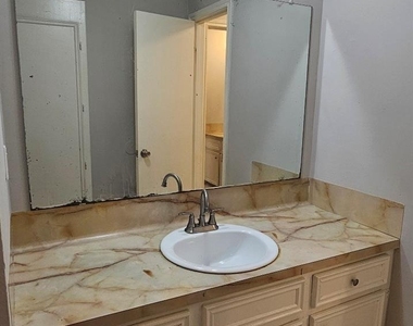 11507 Nobility Drive - Photo Thumbnail 10