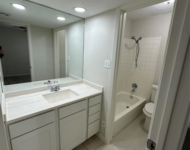 1500 Bay Area Boulevard - Photo Thumbnail 10