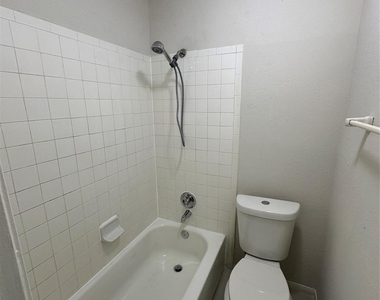 1500 Bay Area Boulevard - Photo Thumbnail 11