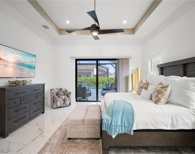 930 Sycamore Court - Photo Thumbnail 12