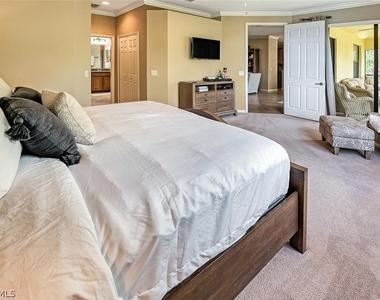 9107 Napoli Court - Photo Thumbnail 15