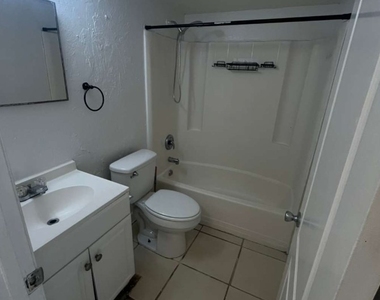 3838 Madison Avenue - Photo Thumbnail 5