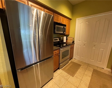 12920 Positano Circle - Photo Thumbnail 7