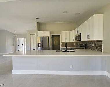 116 Ridgemont Drive - Photo Thumbnail 12
