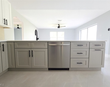 116 Ridgemont Drive - Photo Thumbnail 10