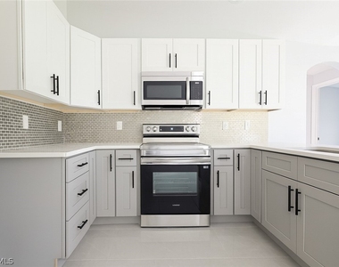116 Ridgemont Drive - Photo Thumbnail 7