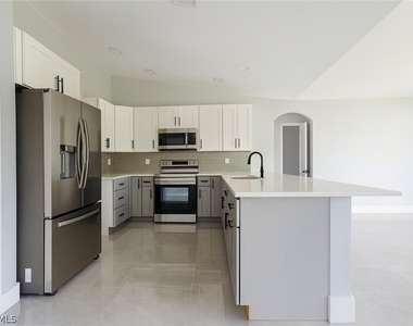 116 Ridgemont Drive - Photo Thumbnail 11