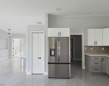 116 Ridgemont Drive - Photo Thumbnail 8