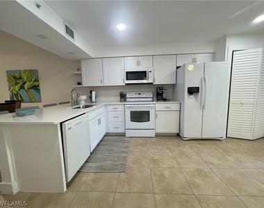 28940 Bermuda Pointe Circle - Photo Thumbnail 6