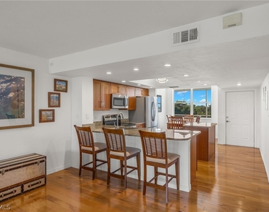 290 Naples Cove Drive - Photo Thumbnail 6