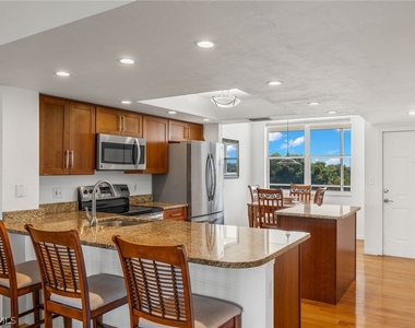 290 Naples Cove Drive - Photo Thumbnail 3
