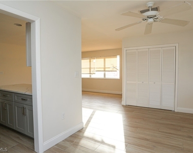 521 96th Avenue N - Photo Thumbnail 5