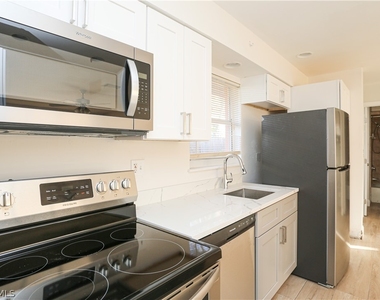 521 96th Avenue N - Photo Thumbnail 6