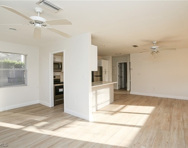 521 96th Avenue N - Photo Thumbnail 4