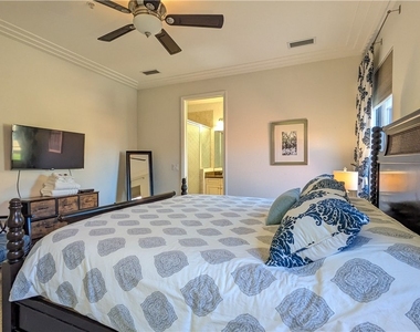 9055 Capistrano Street N - Photo Thumbnail 12