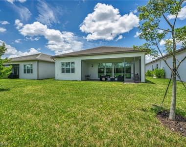 12445 Dahlia Court - Photo Thumbnail 14