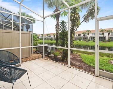 941 Hampton Circle - Photo Thumbnail 18