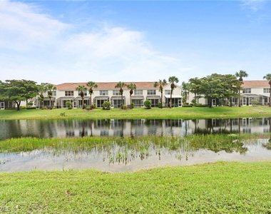 941 Hampton Circle - Photo Thumbnail 4