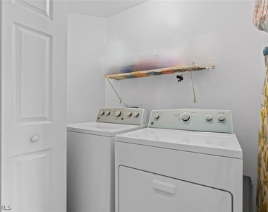 941 Hampton Circle - Photo Thumbnail 25