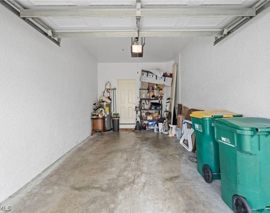 941 Hampton Circle - Photo Thumbnail 24