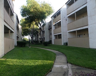 8527 Hearth Drive - Photo Thumbnail 7