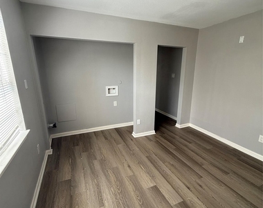 4315 Chapman Street - Photo Thumbnail 7