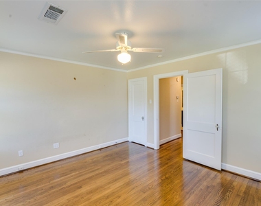 236 W 31st Street - Photo Thumbnail 23