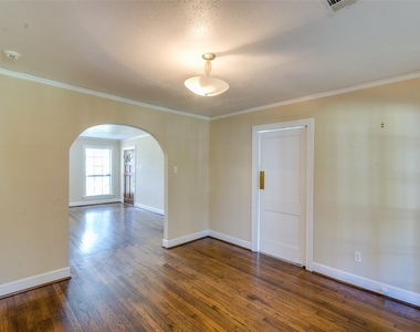 236 W 31st Street - Photo Thumbnail 11