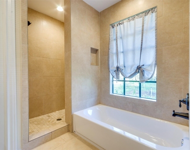 236 W 31st Street - Photo Thumbnail 17