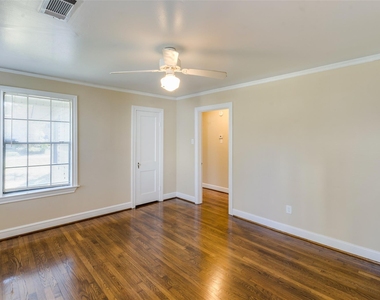236 W 31st Street - Photo Thumbnail 20