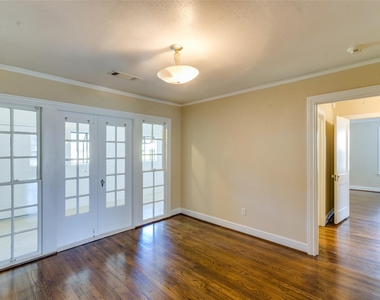 236 W 31st Street - Photo Thumbnail 9