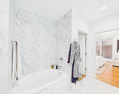 2520 Robinhood Street - Photo Thumbnail 32