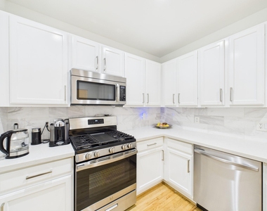 2520 Robinhood Street - Photo Thumbnail 20