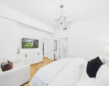 2520 Robinhood Street - Photo Thumbnail 28