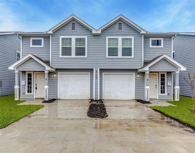 8113 Corinth - Photo Thumbnail 1