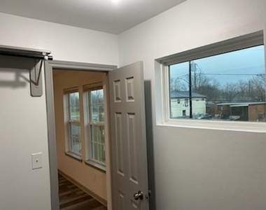 8113 Corinth - Photo Thumbnail 6