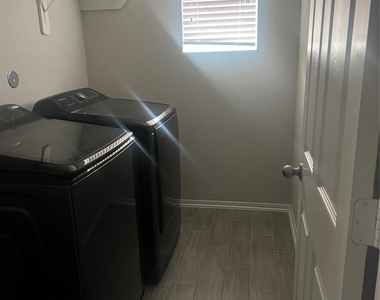 12662 Barclay Terrace Drive - Photo Thumbnail 23