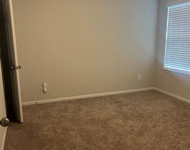 12662 Barclay Terrace Drive - Photo Thumbnail 25