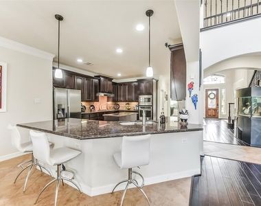 13918 Majestic Spring Lane - Photo Thumbnail 4