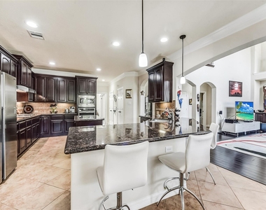 13918 Majestic Spring Lane - Photo Thumbnail 5