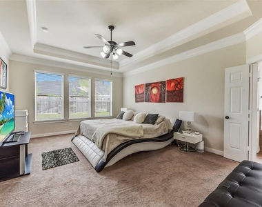 13918 Majestic Spring Lane - Photo Thumbnail 16